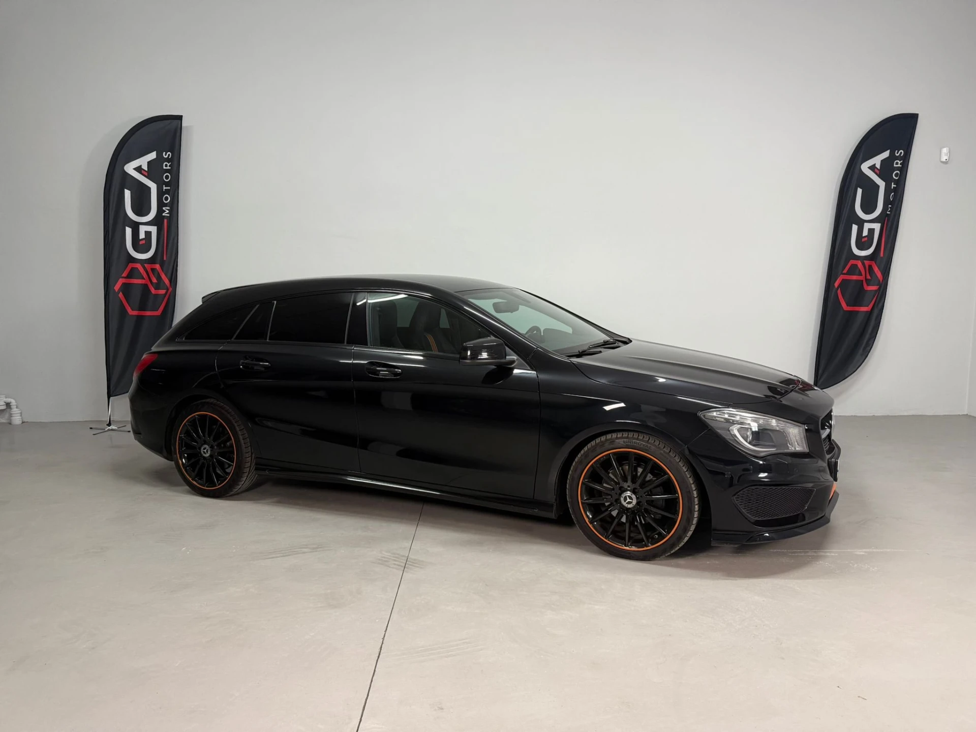 Mercedes-Benz CLA 200 d Shooting Brake AMG Line 2