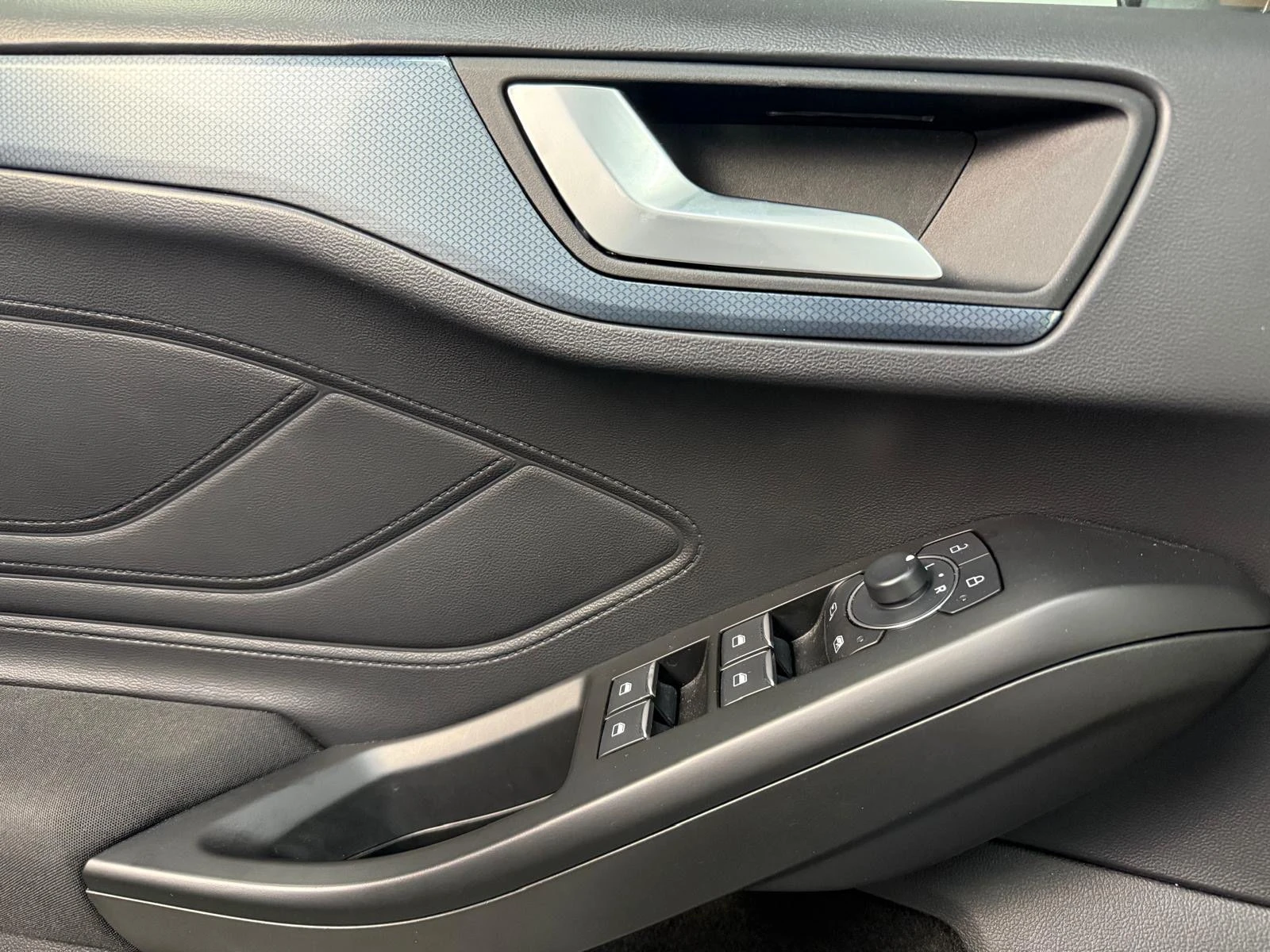 Ford Focus Ecoboost Hybrid 12