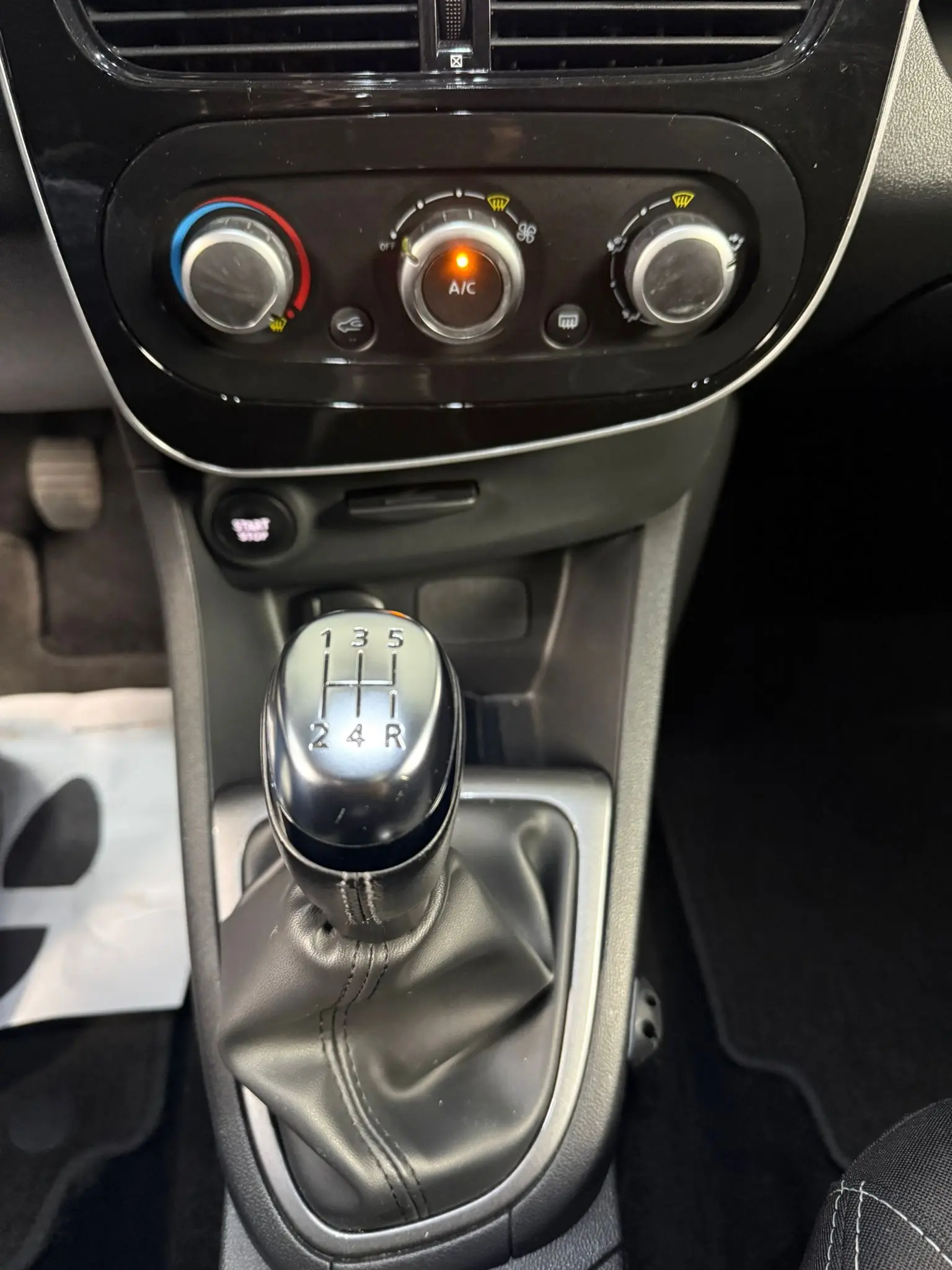 Renault Clio 0.9 TCE Limited 15