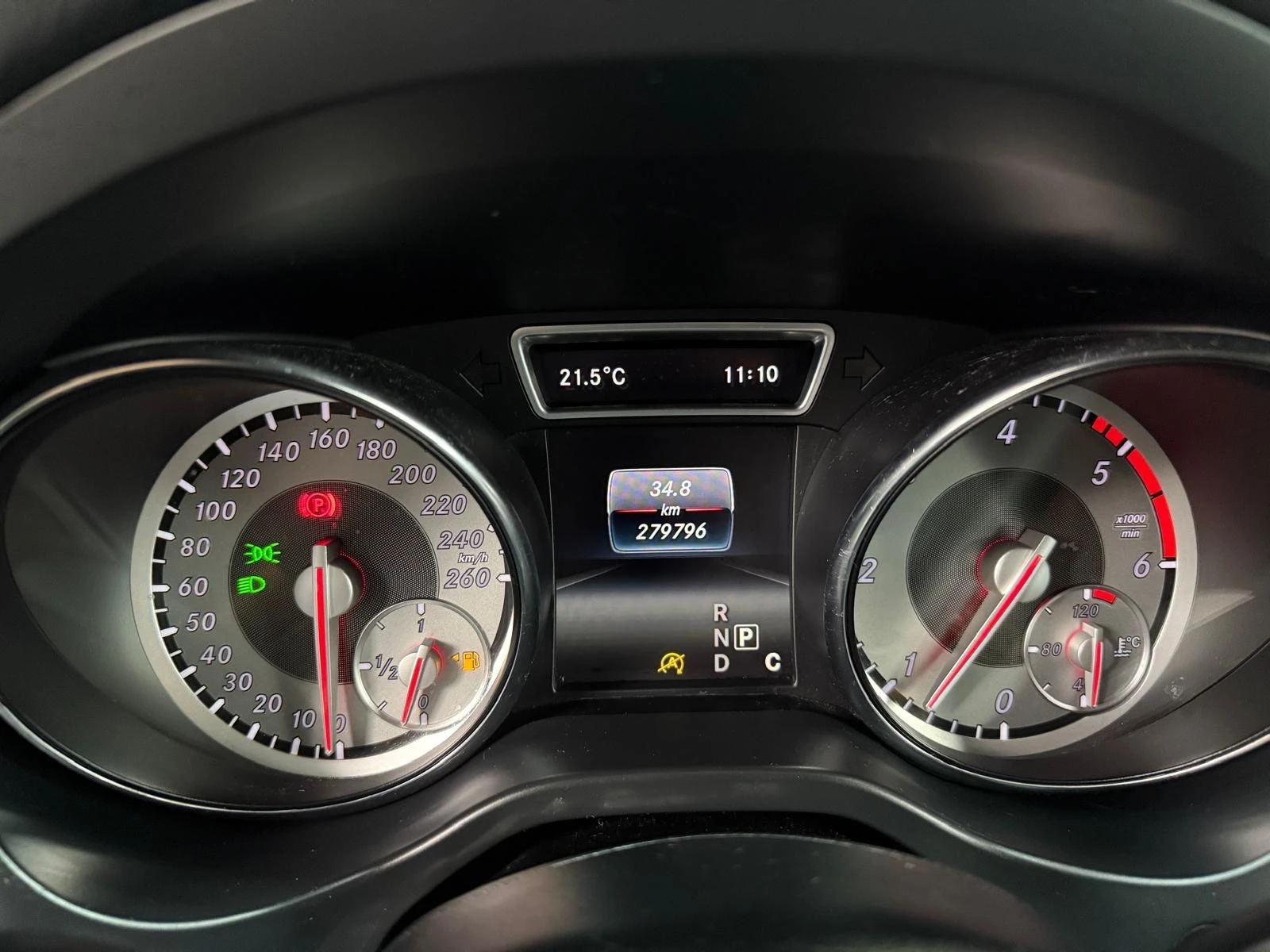 Mercedes-Benz CLA 220 d Shooting Brake Urban 5