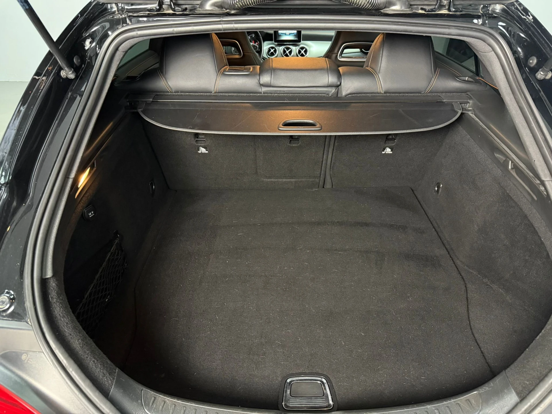 Mercedes-Benz CLA 200 d Shooting Brake AMG Line 15