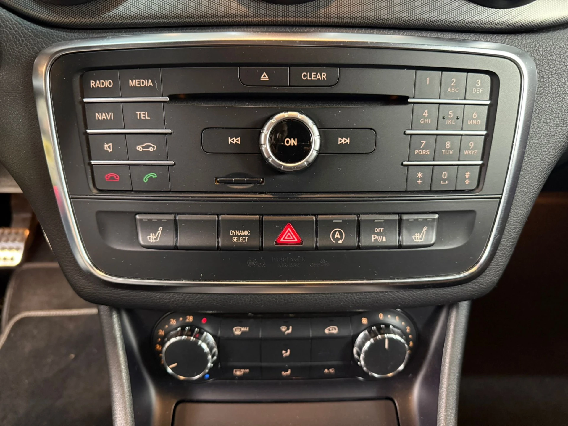 Mercedes-Benz CLA 200 d Shooting Brake AMG Line 8