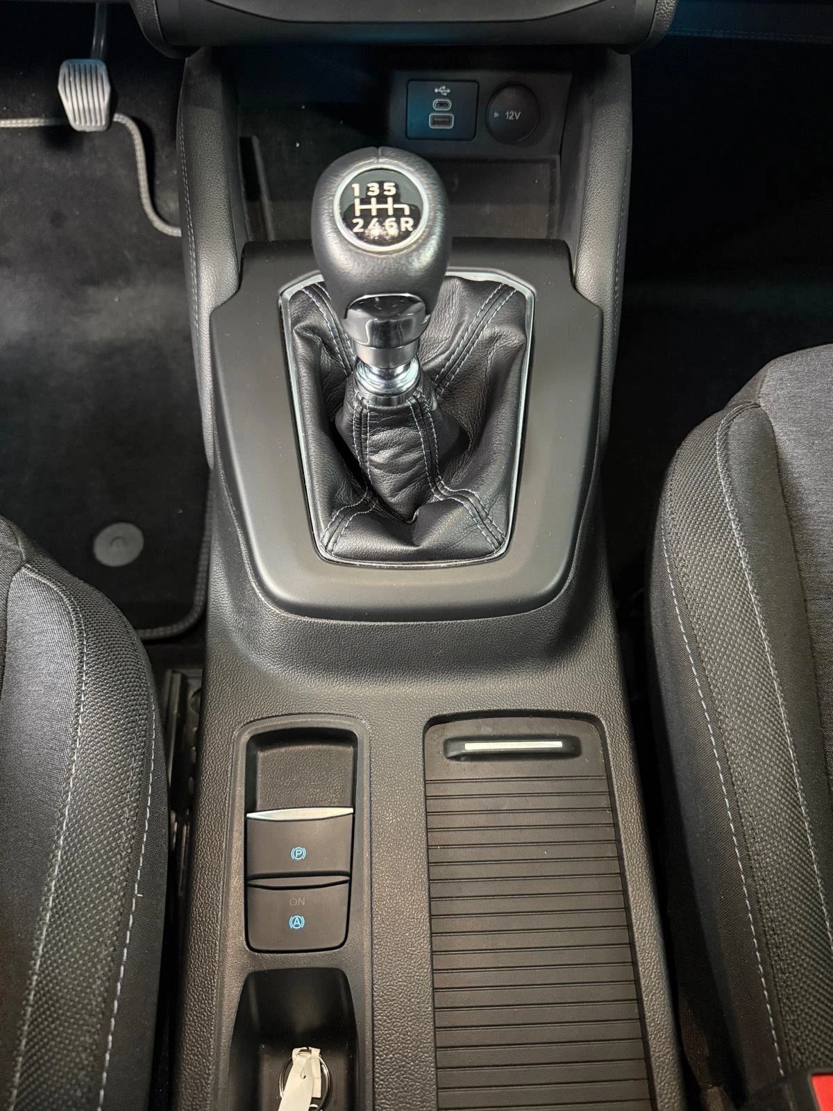 Ford Focus Ecoboost Hybrid 9