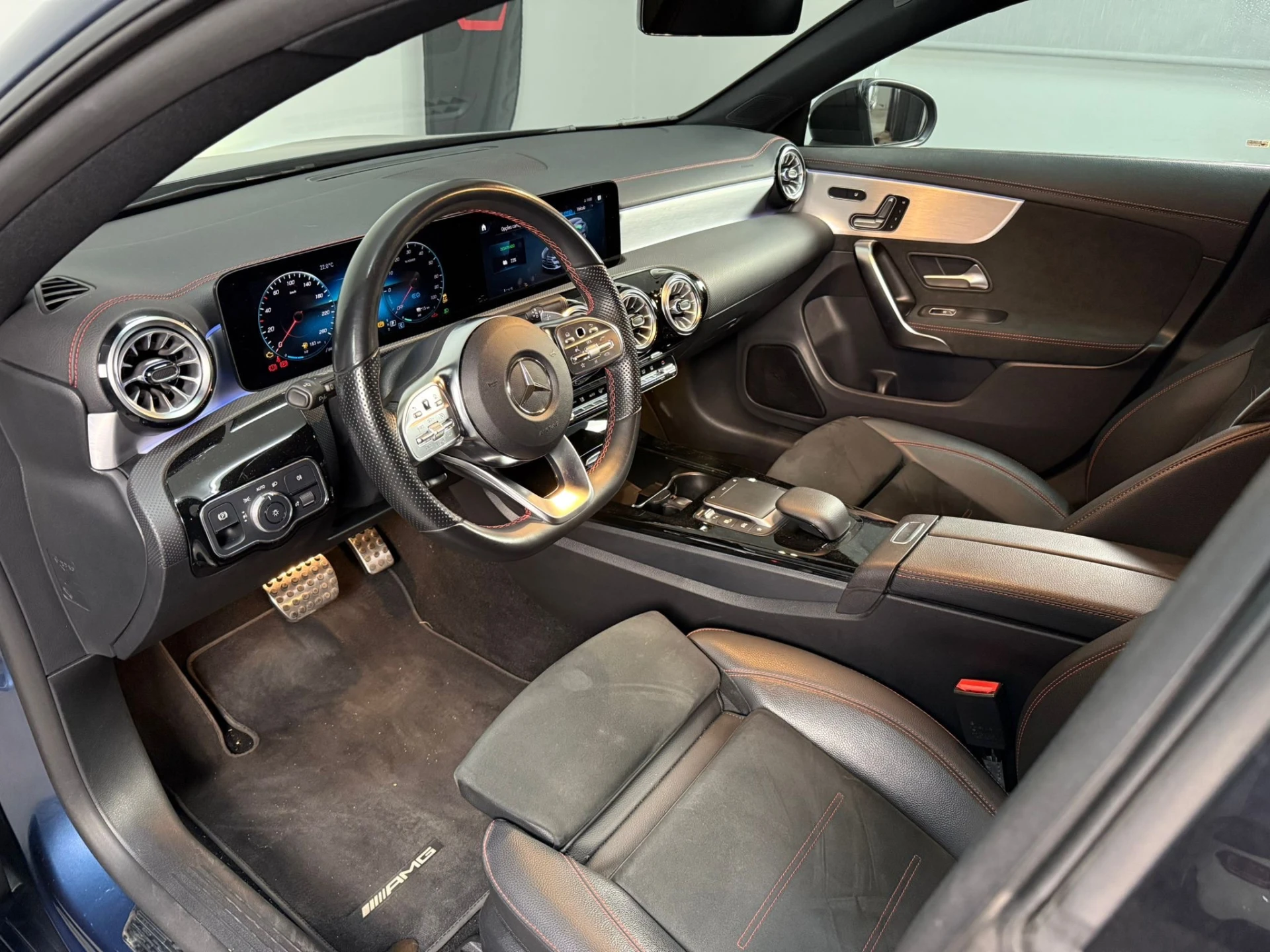 Mercedes-Benz CLA 250 e Shooting Brake AMG Line 14