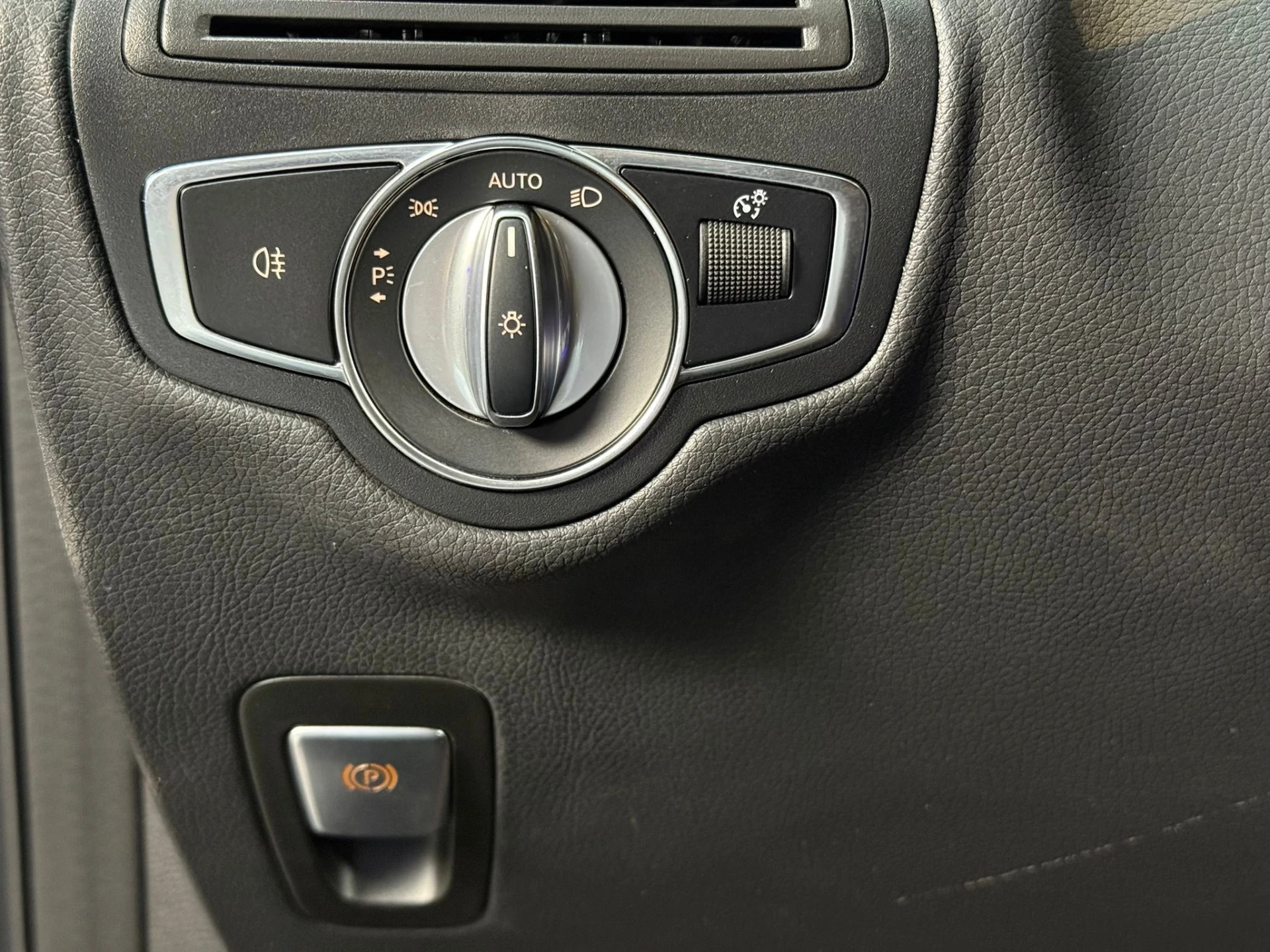 Mercedes-Benz GLC 300 de 4Matic 12