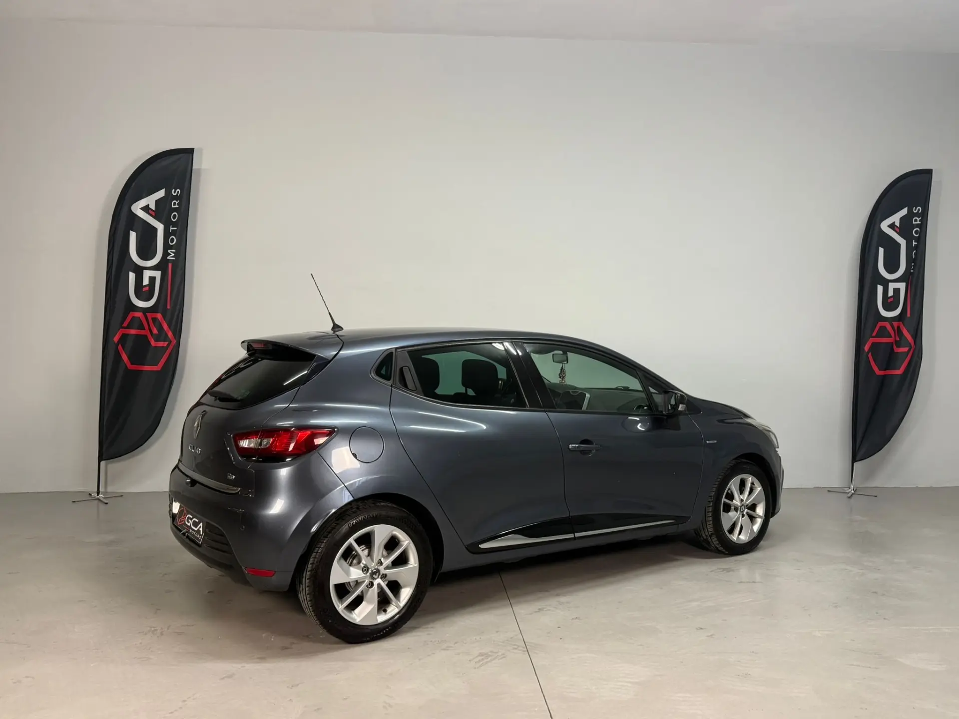 Renault Clio 0.9 TCE Limited 3