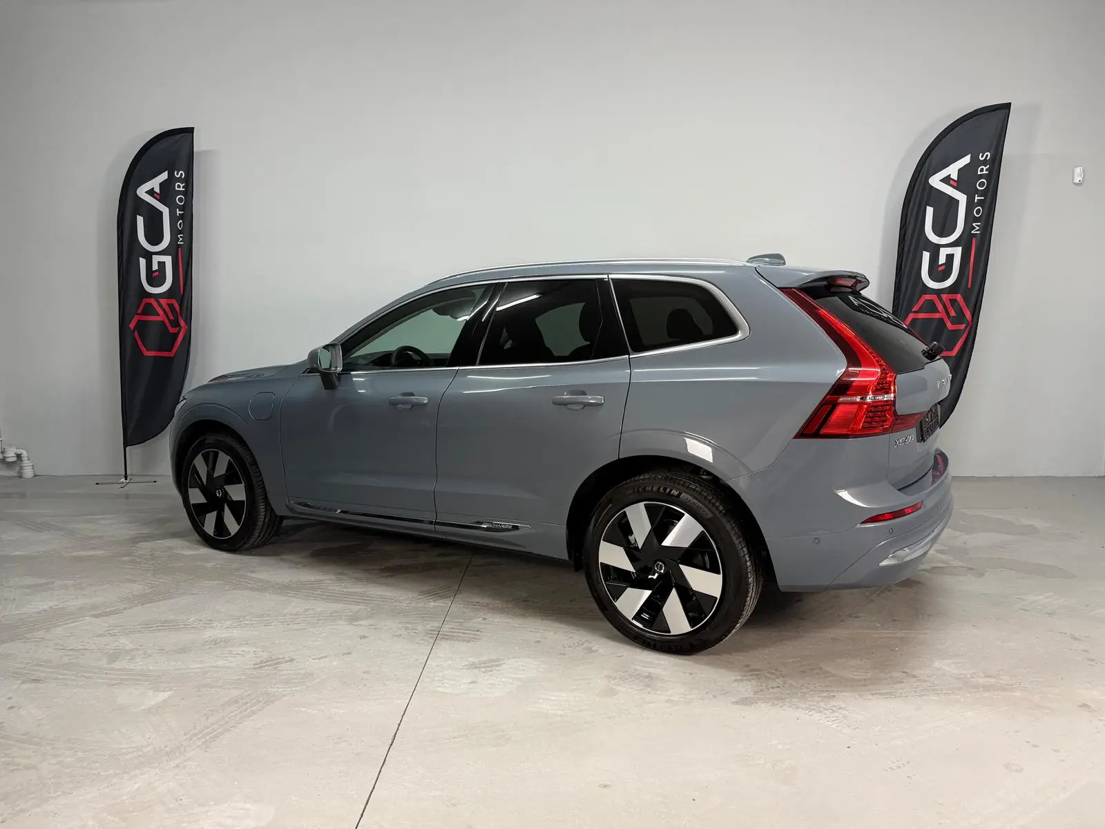 Volvo XC 60 2.0 T8 PHEV Plus Bright AWD 3