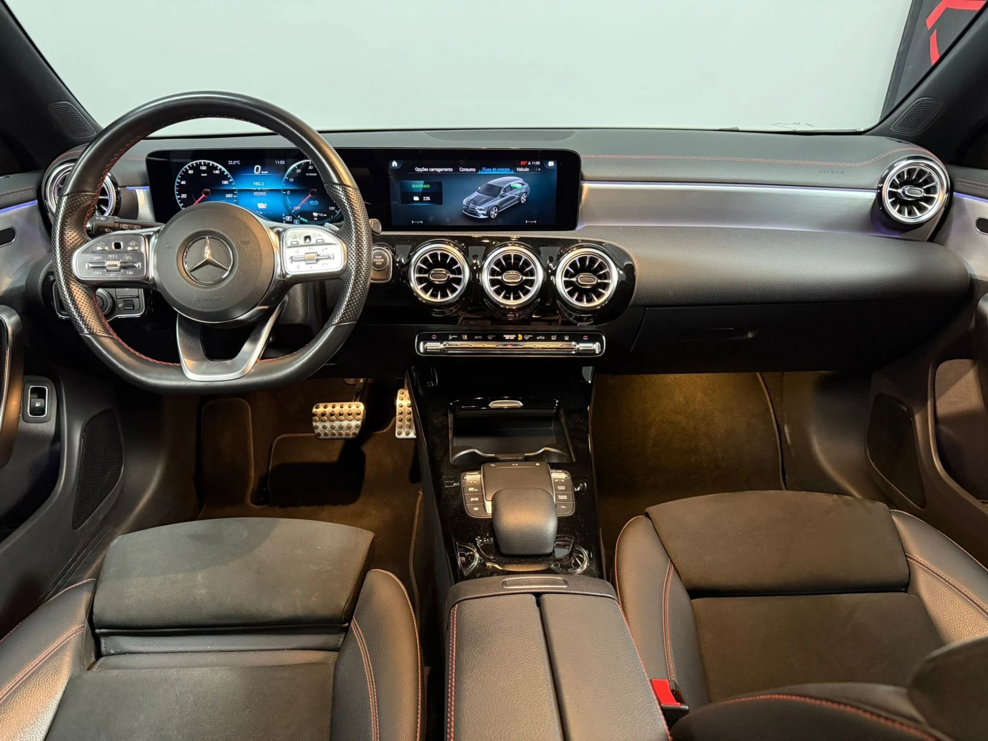 Mercedes-Benz CLA 250 e Shooting Brake AMG Line 17