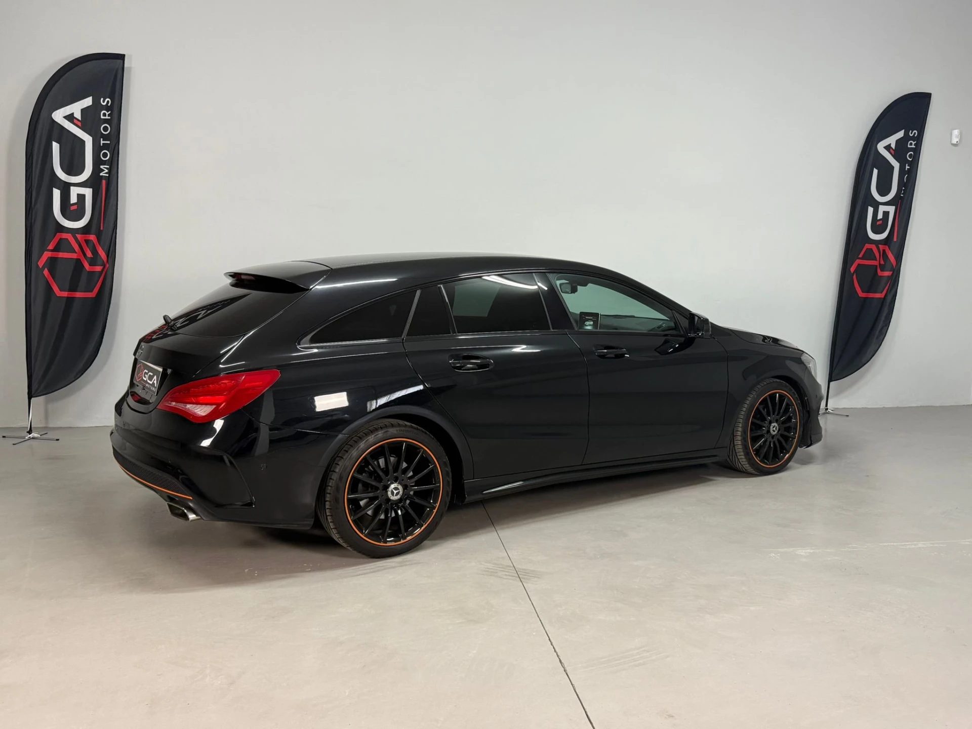 Mercedes-Benz CLA 200 d Shooting Brake AMG Line 3