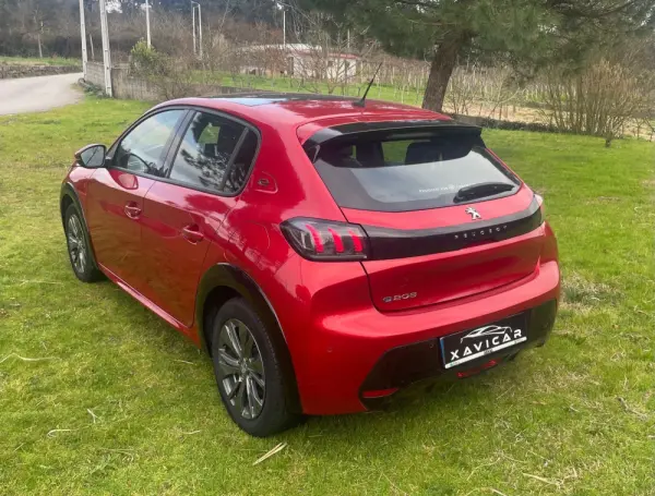 Peugeot e-208 Allure 46