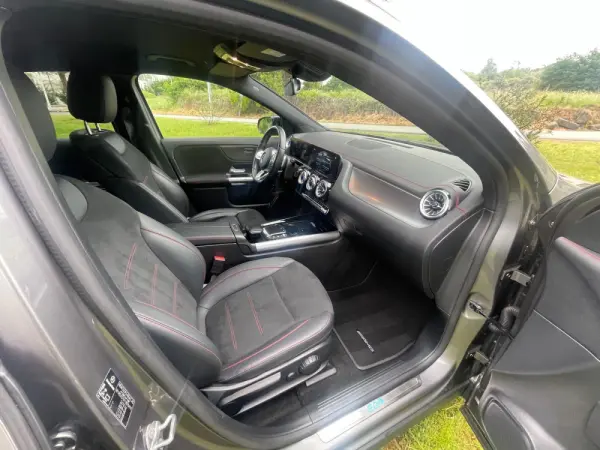 Mercedes-Benz EQA 250 AMG Line 17