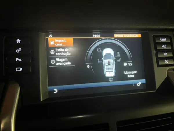 Land Rover Discovery Sport 2.0 TD4 HSE Auto 19