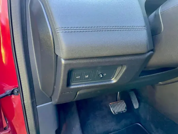 Land Rover Discovery Sport 2.0 TD4 HSE Auto 23