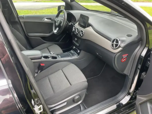 Mercedes-Benz B 180 (CDI) d 7G-DCT Urban 8
