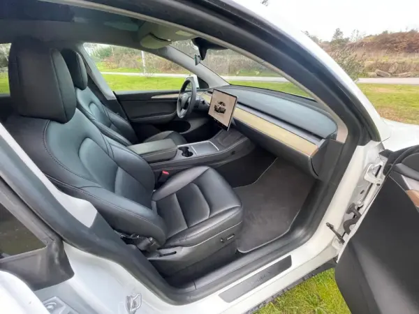 Tesla Model Y RWD 18