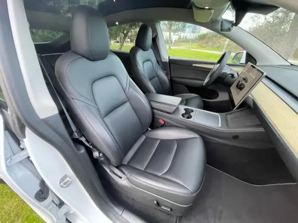 Tesla Model Y RWD 27