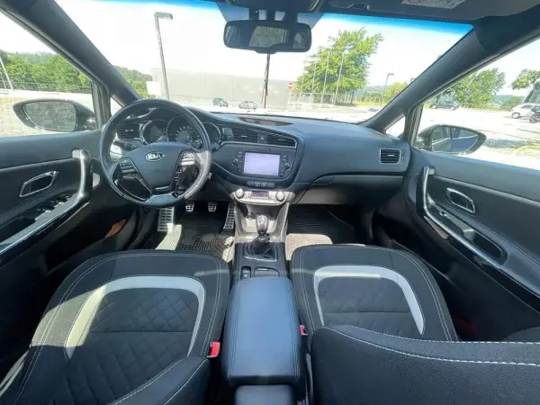Kia Ceed 1.6 CRDi GT Line 7