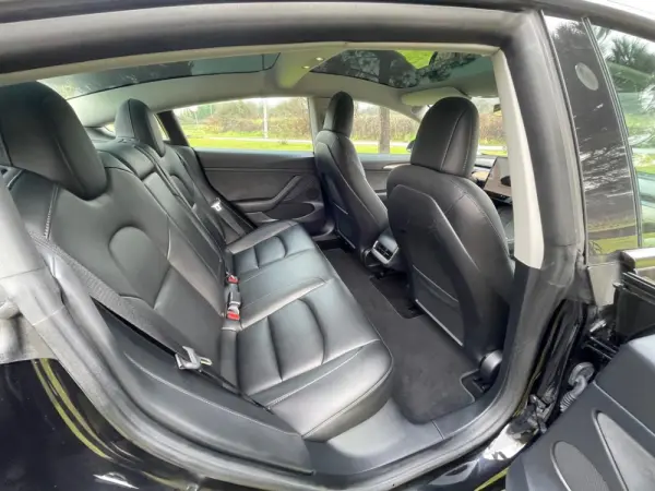 Tesla Model 3 Long Range Tração Traseira 13