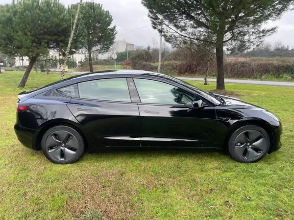 Tesla Model 3 Long Range Tração Traseira 26