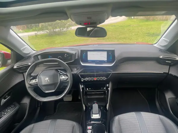 Peugeot e-208 Allure 25