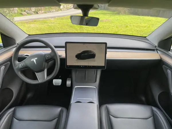 Tesla Model Y Performance Tração Integral 26