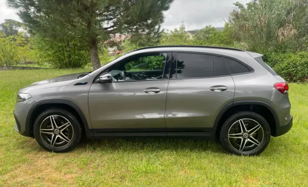 Mercedes-Benz EQA 250 AMG Line 4