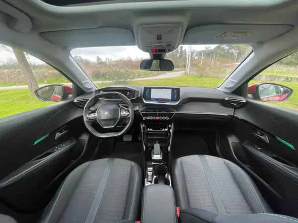 Peugeot e-208 Allure 18