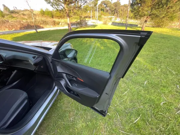 Peugeot e-2008 50 kWh Active 20