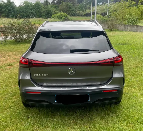 Mercedes-Benz EQA 250 AMG Line 20