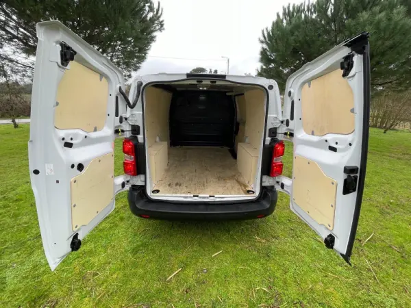 Citroën e-Jumpy Standard (75-kWh) 22