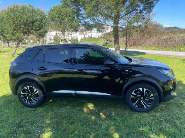 Peugeot e-2008 50 kWh Allure 12