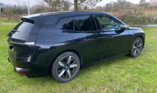 BMW iX xDrive 40 4