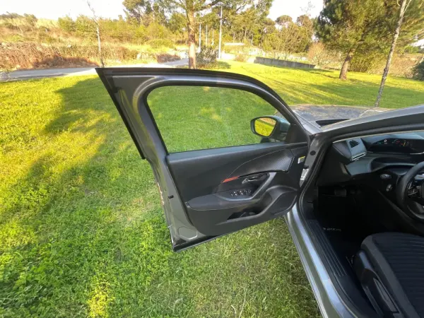 Peugeot e-2008 50 kWh Active 14