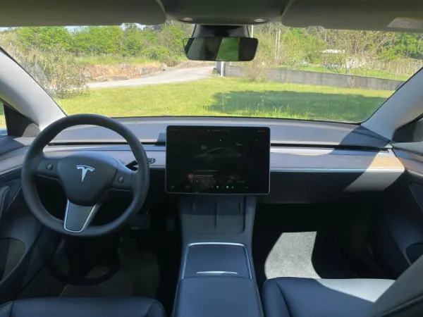 Tesla Model 3 Standard Range Plus RWD 16