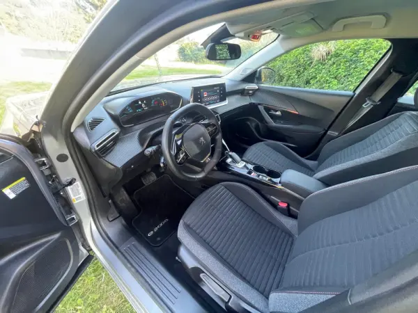 Peugeot e-2008 50 kWh Active 19