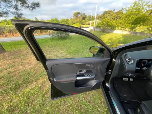 Mercedes-Benz EQA 250+ AMG Line 8