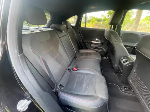 Mercedes-Benz EQA 250+ AMG Line 39