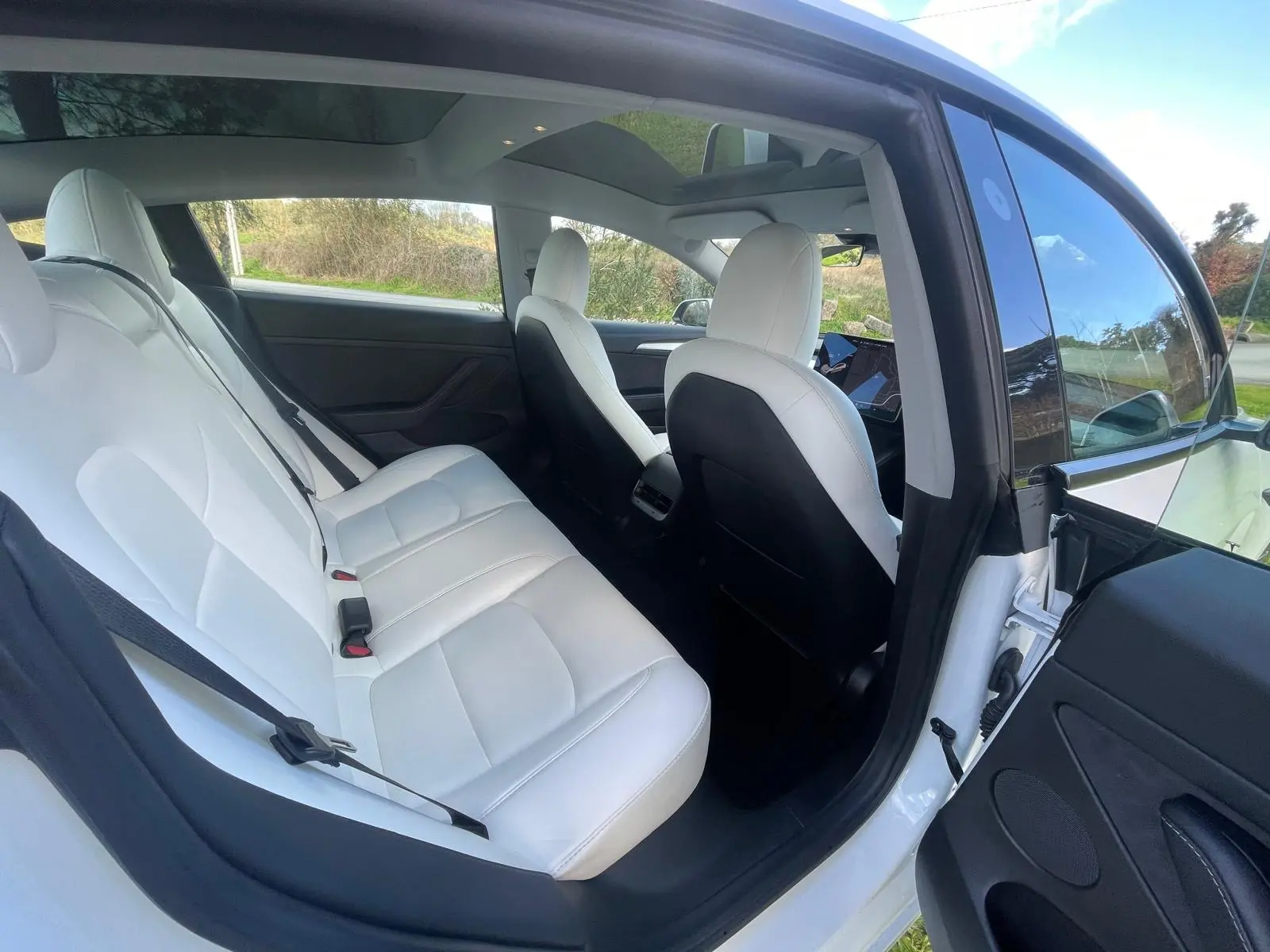 Tesla Model 3 Long Range AWD Dual Motor Performance 8