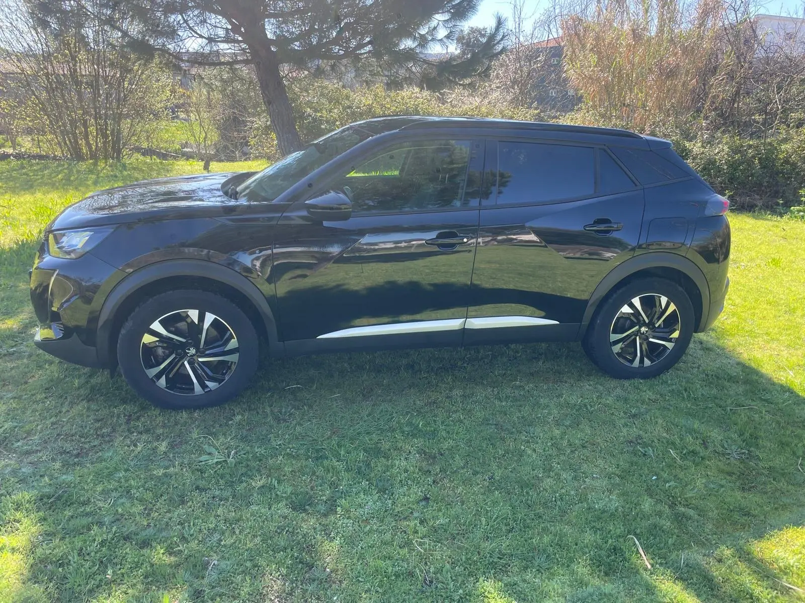 Peugeot e-2008 50 kWh Allure 11