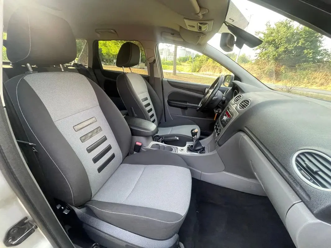 Ford Focus SW 1.6 TDCi DPF Titanium 14