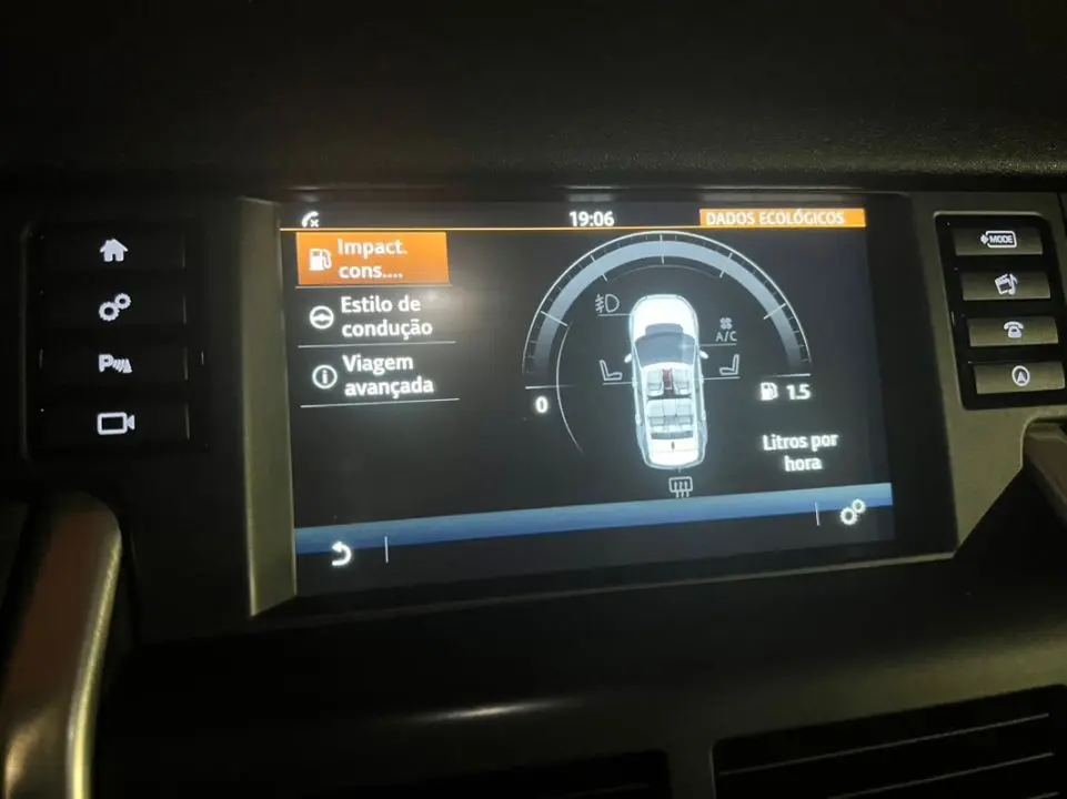 Land Rover Discovery Sport 2.0 TD4 HSE Auto 19