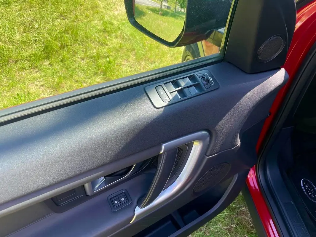 Land Rover Discovery Sport 2.0 TD4 HSE Auto 26