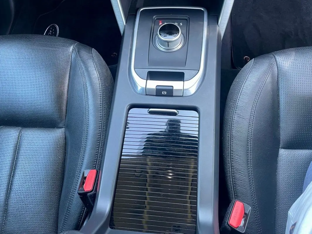 Land Rover Discovery Sport 2.0 TD4 HSE Auto 31