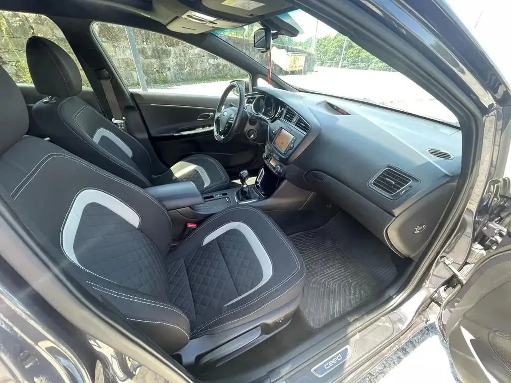 Kia Ceed 1.6 CRDi GT Line 20