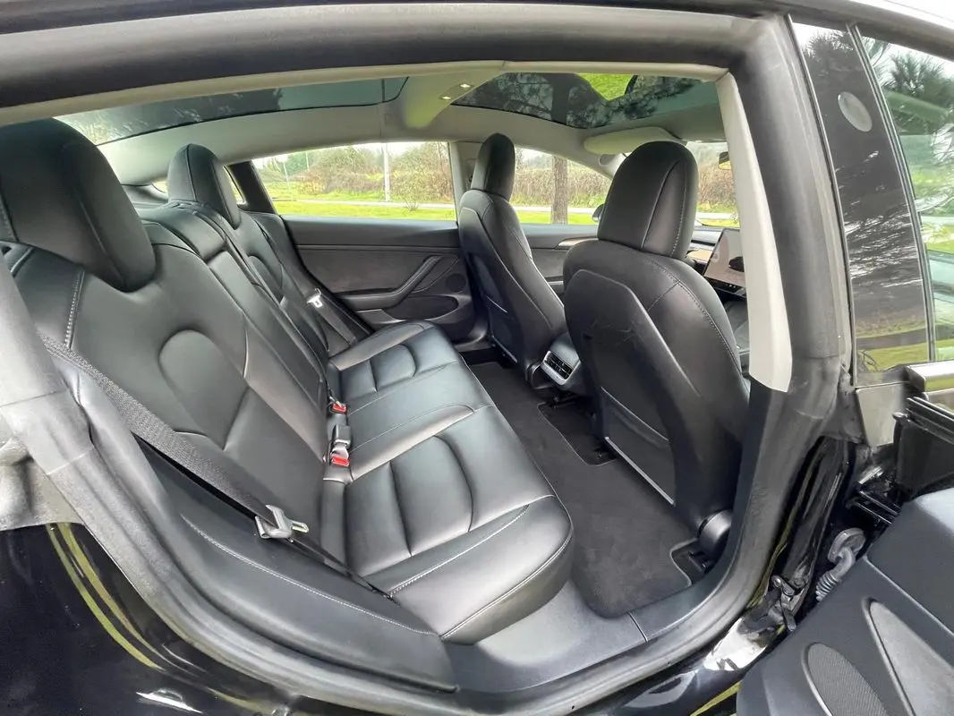 Tesla Model 3 Long Range Tração Traseira 13