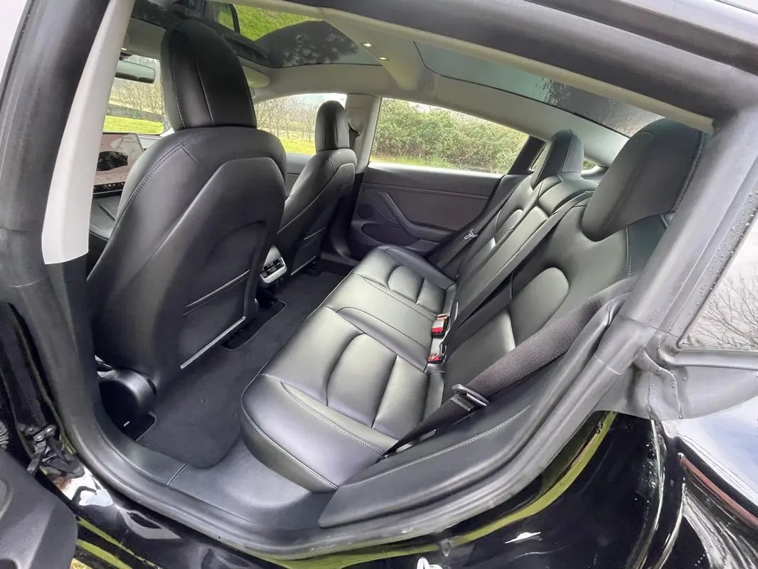 Tesla Model 3 Long Range Tração Traseira 17