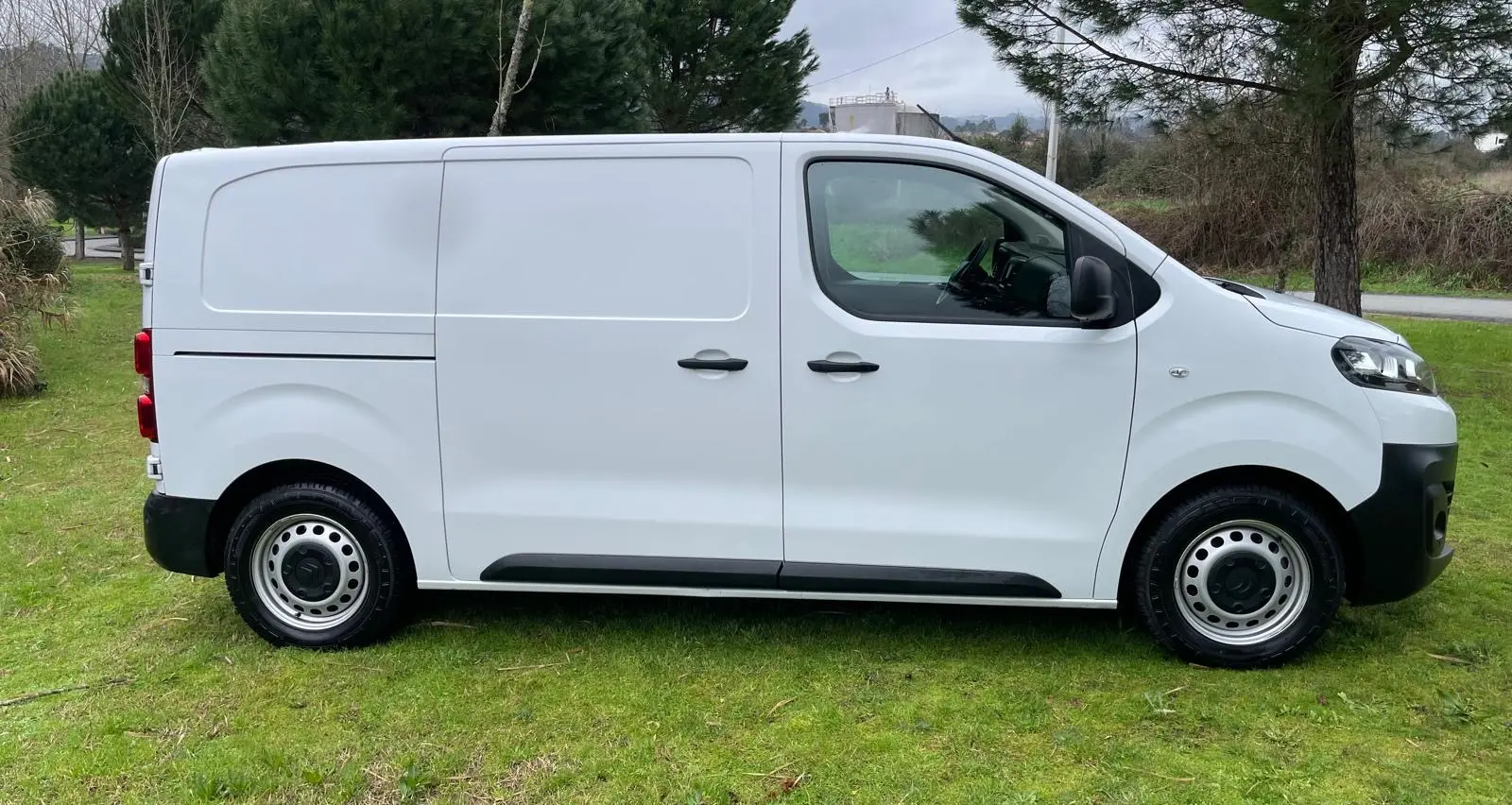 Citroën e-Jumpy Standard (75-kWh) 24