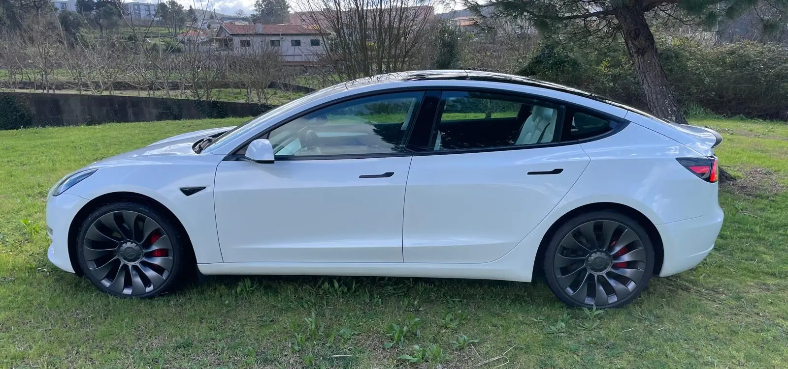 Tesla Model 3 Long Range AWD Dual Motor Performance 44