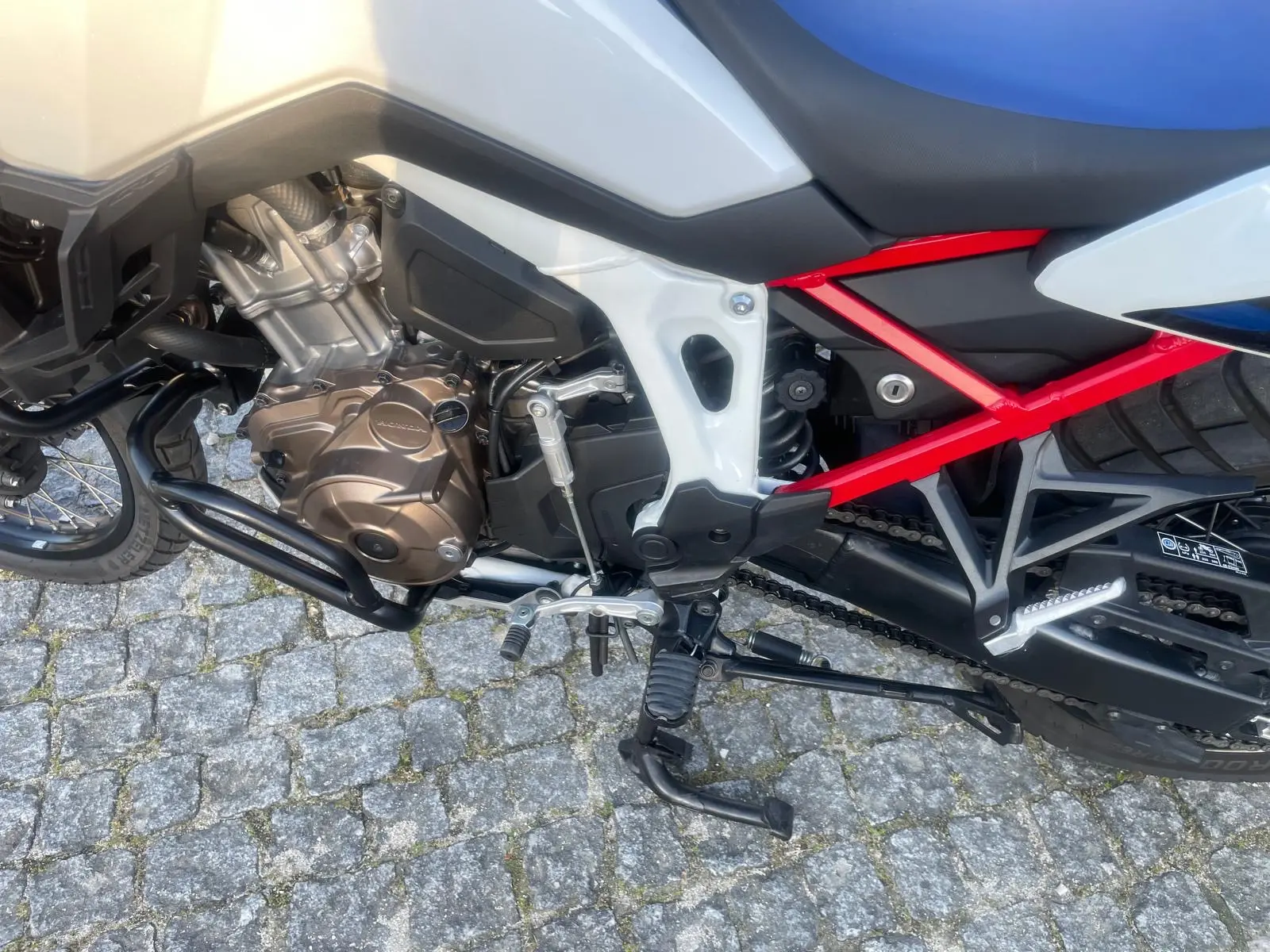 Honda Africa Twin Tricolor 4