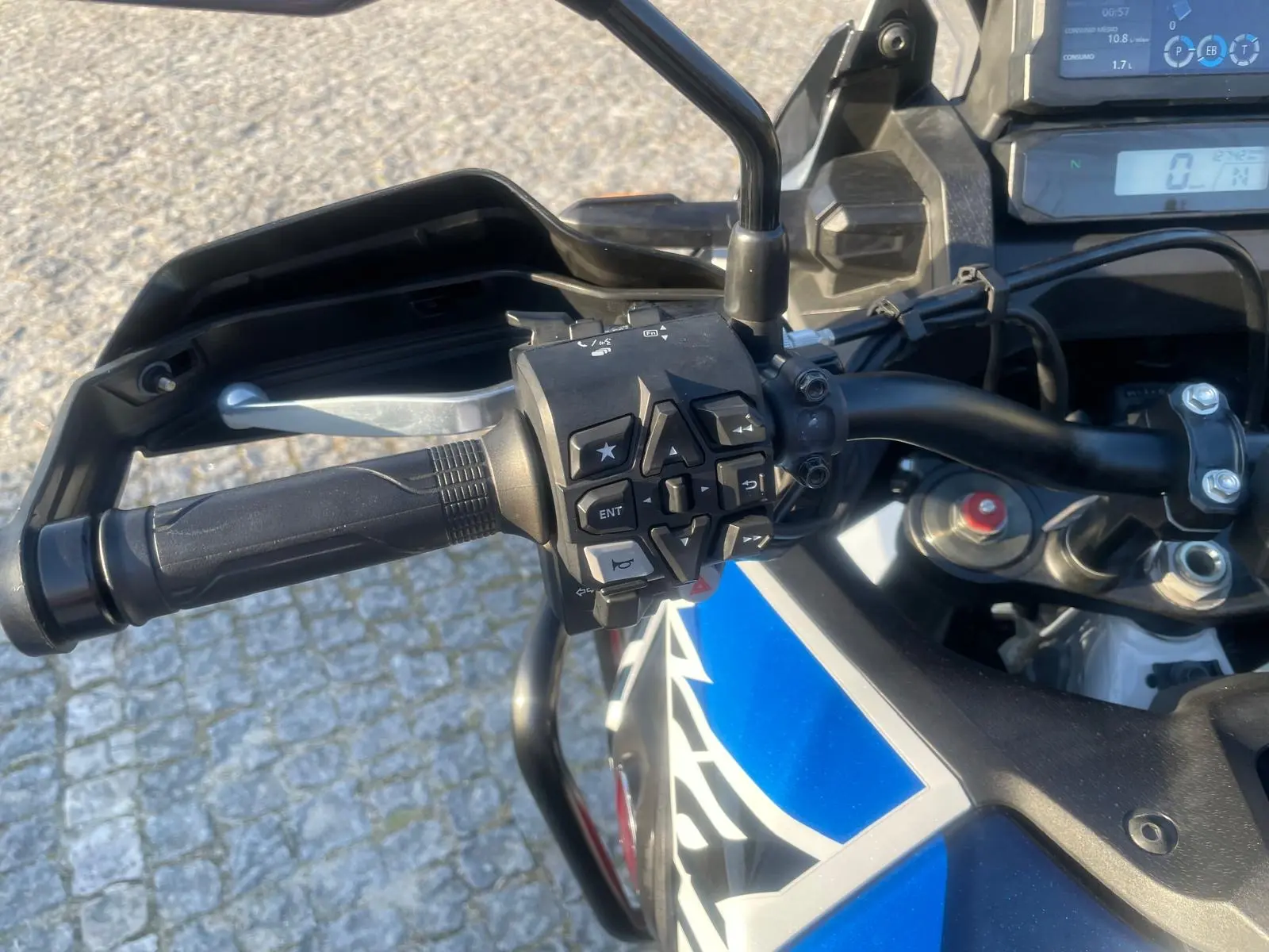 Honda Africa Twin Tricolor 10